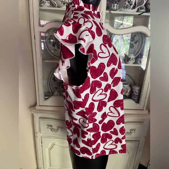 Red Heart Top Size Large - Picture 3 of 10